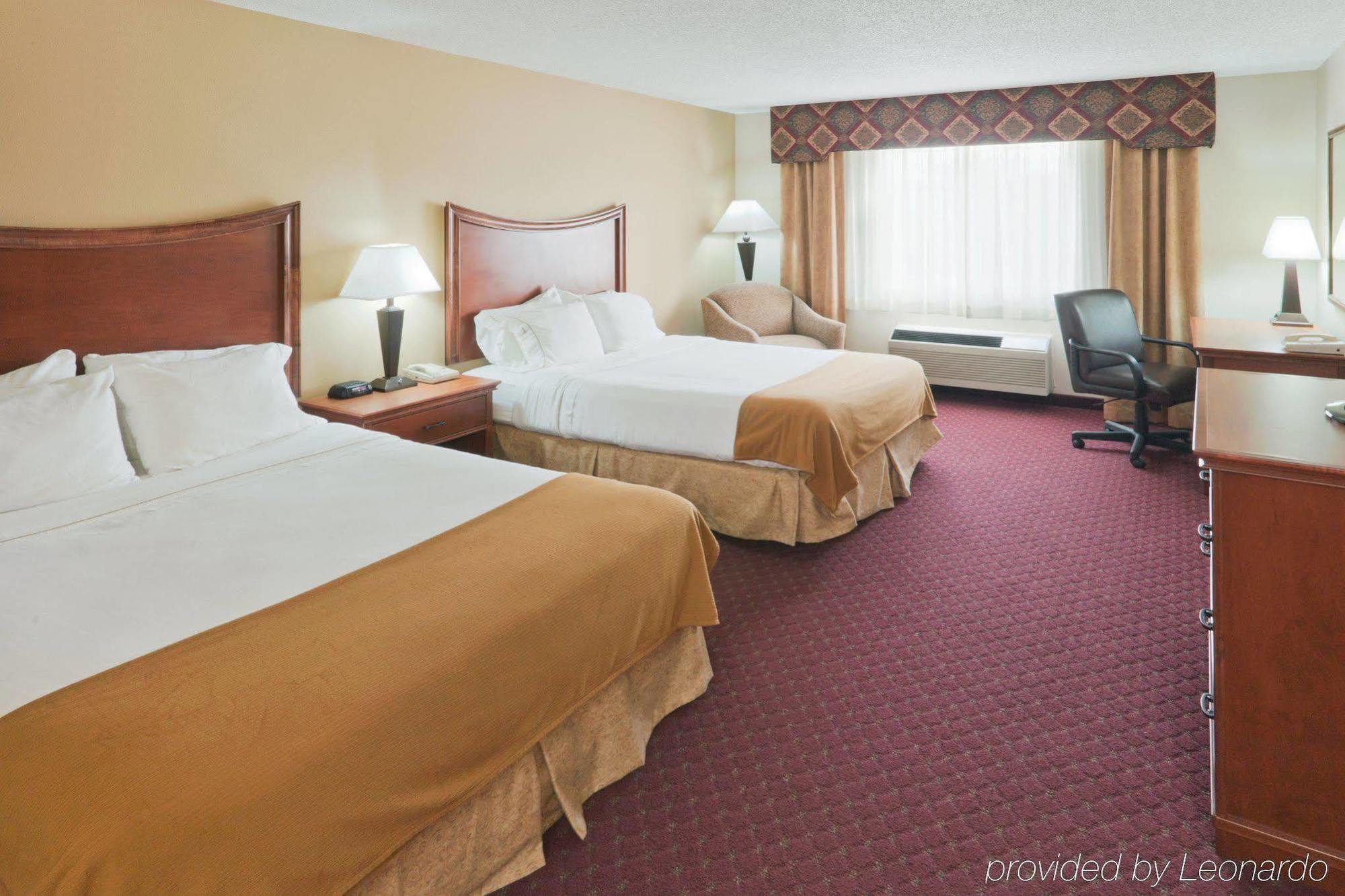 Holiday Inn Express Hotel & Suites Pierre-Fort Pierre, An Ihg Hotel Room photo